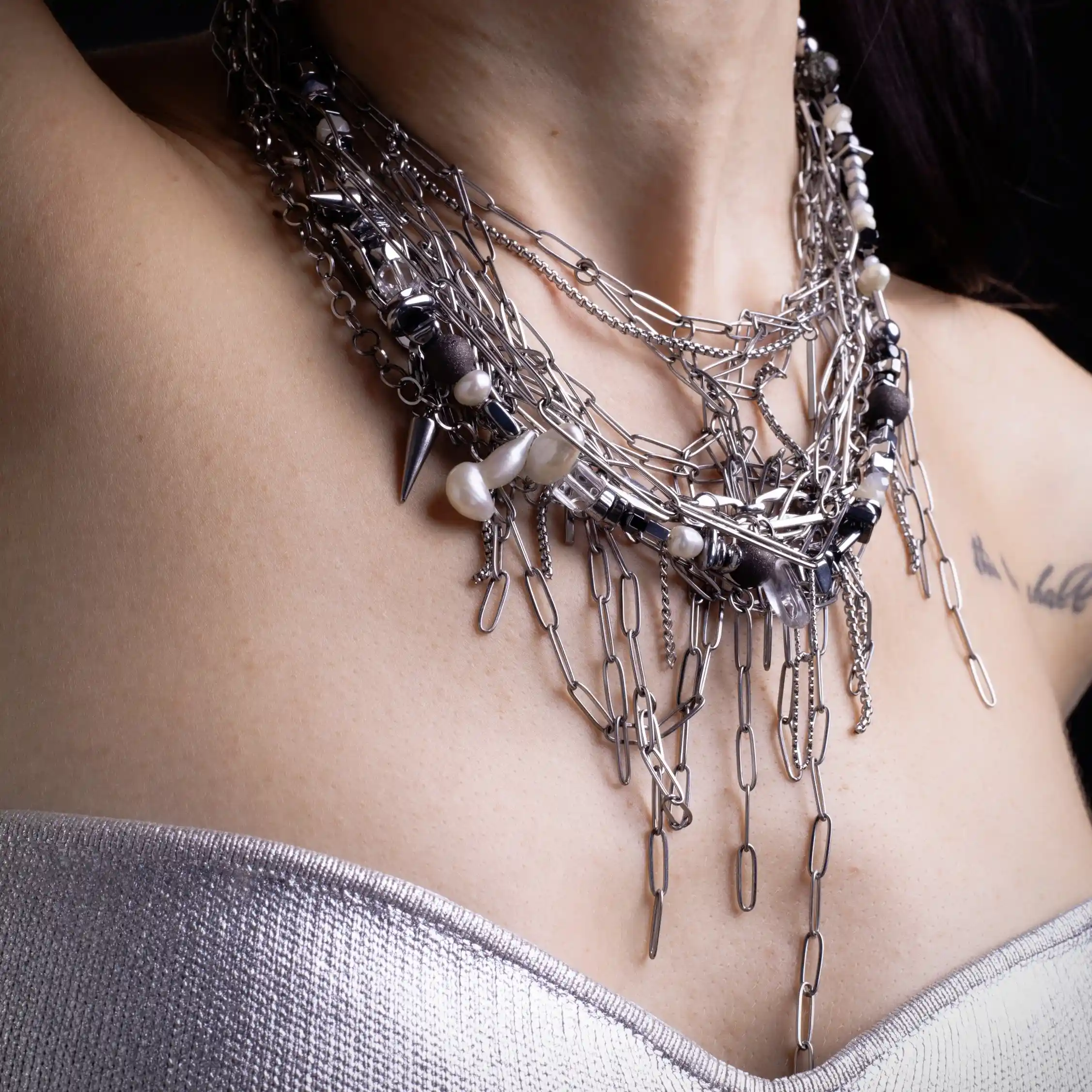 Layered Chain Necklace with Pearl & Spikes - Level up - Image 4